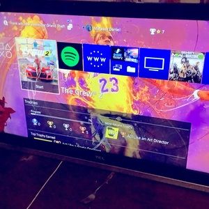 PS4 WORK GOOD BUT THERES A CD STUCK INSIDE IT DONT KNOW HOW TO REMOVE IT